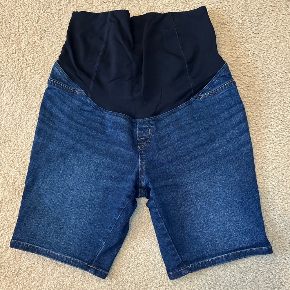 Isabel by Ingrid & Isabel denim over belly maternity shorts size 6